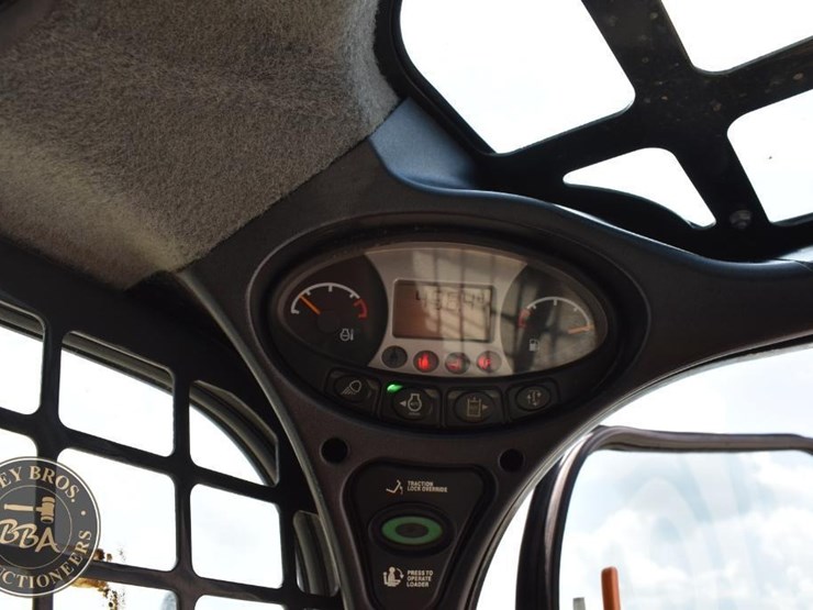 2020-bobcat-s550-image-39