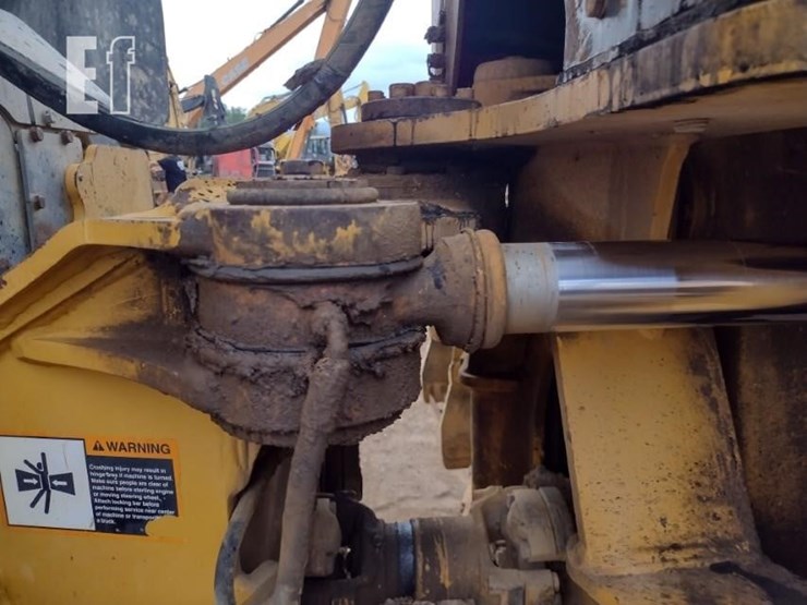 deere-300d-image-35