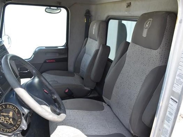 2012-kenworth-t370-image-63