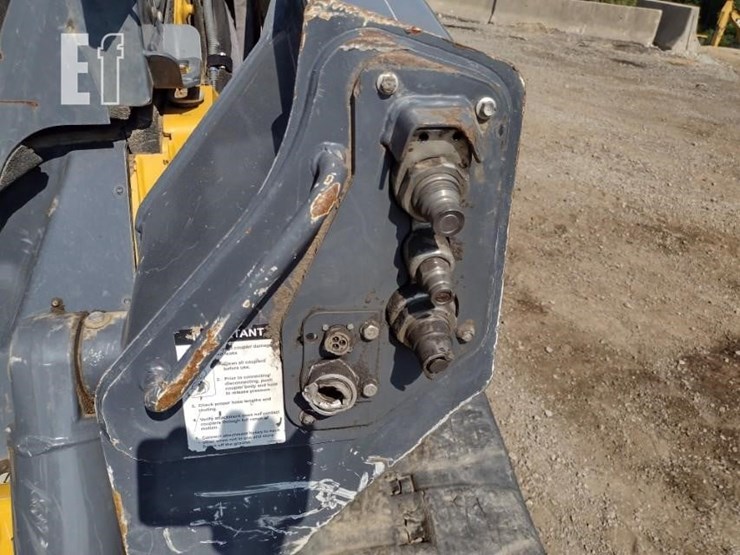 2020-deere-333g-image-16