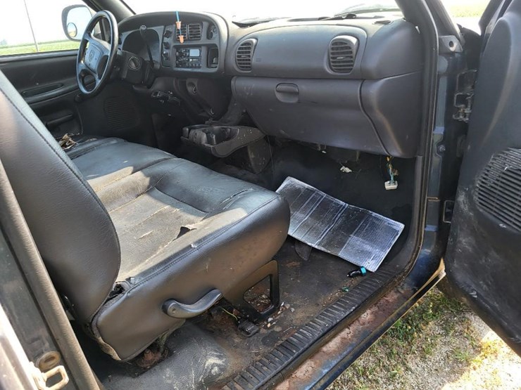 2002-dodge-2500-image-52