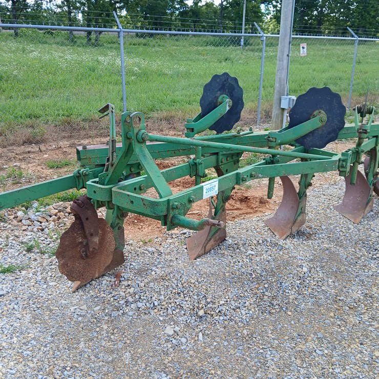 #20857 • 4 Bottom John Deere Plow 3 Point Hitch