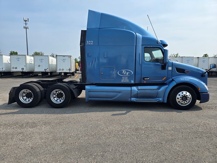 2019-peterbilt-579-image-31