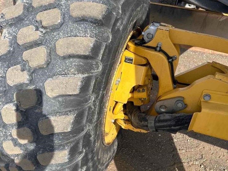 2014-deere-772gp-image-34