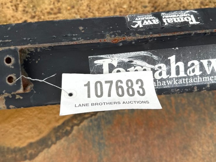 104---tomahawk-66"-skid-steer-bucket-image-7