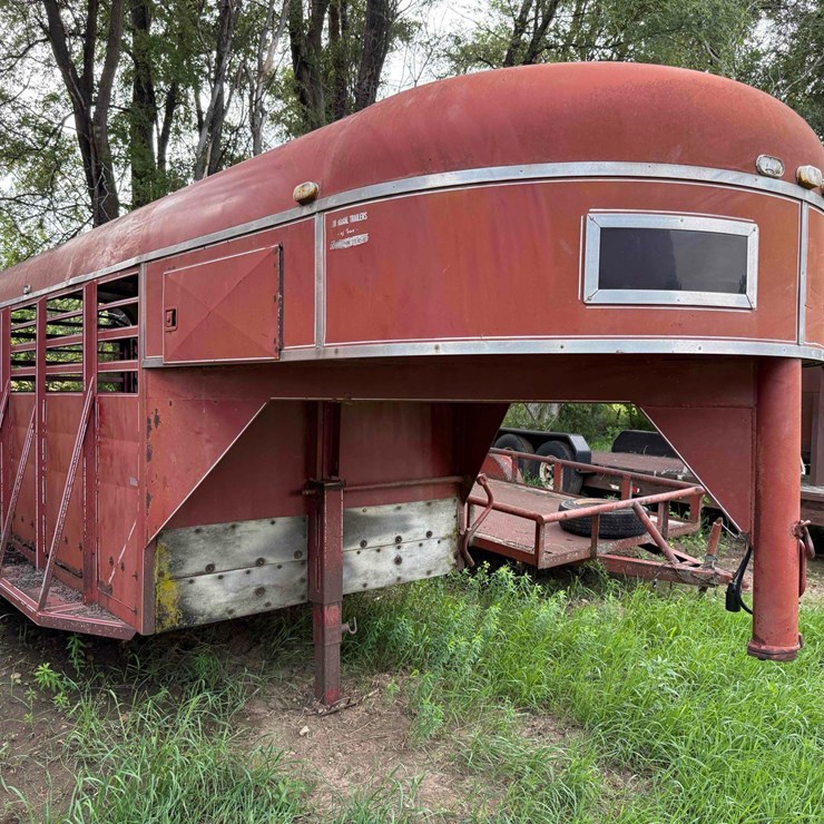 6ft x 16ft Gooseneck Livestock Trailer