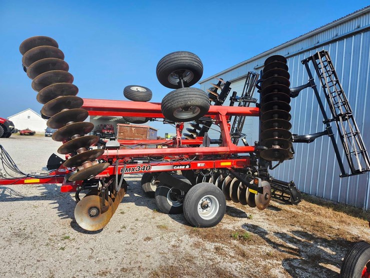 case-ih-340-image-6
