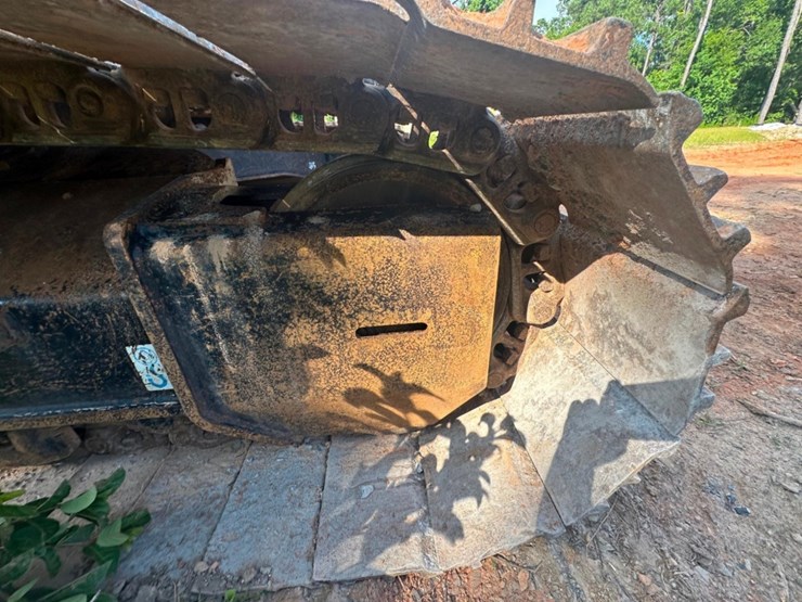 2018-deere-245g-lc-image-9