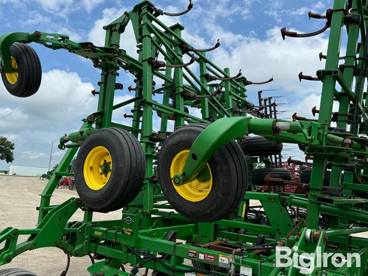 2020-john-deere-2020-image-12