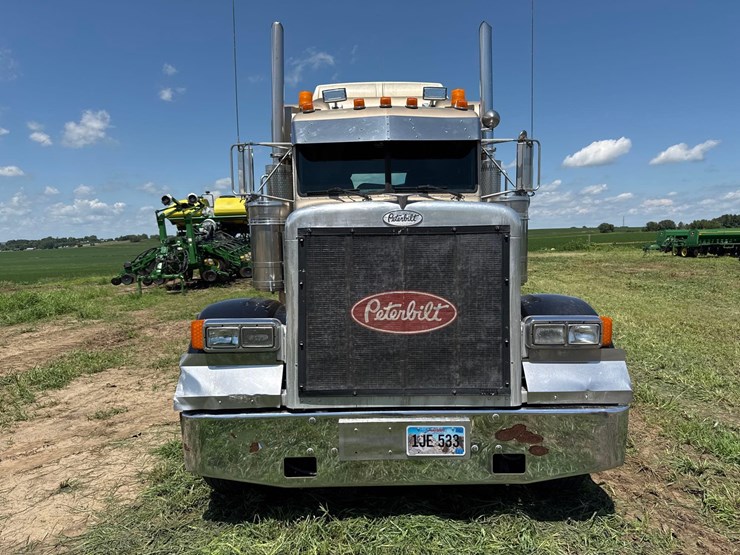 1999-peterbilt-379-image-3