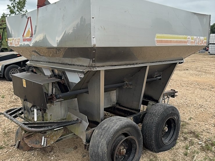 tyler-fertilizer-buggy-image-11