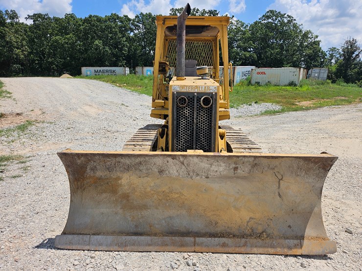 caterpillar-d4c-image-21
