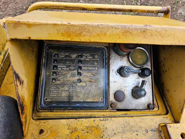 1984-caterpillar-973-image-38