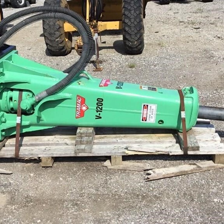 Tarmac V1200 excavator hammer