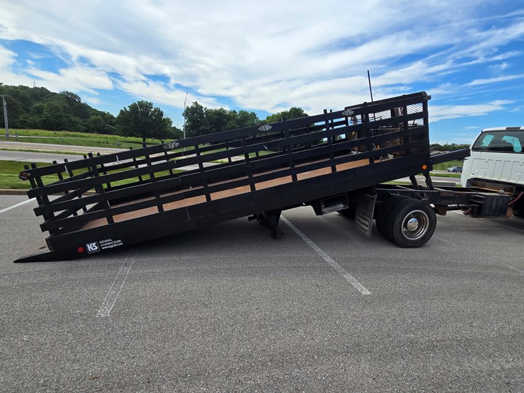 2004-ford-f650-image-108