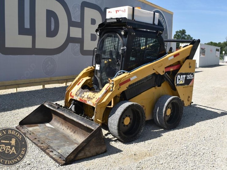 2018-caterpillar-262d-image-6