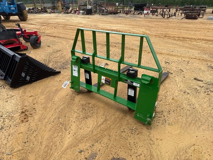 129---frontier-john-deere-pallet-forks-image-4