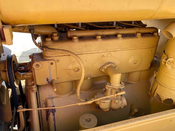 caterpillar-15-ag-crawler-image-11