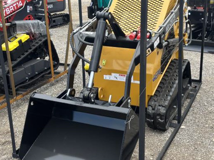 #88-•-compact-track-loader-image-1