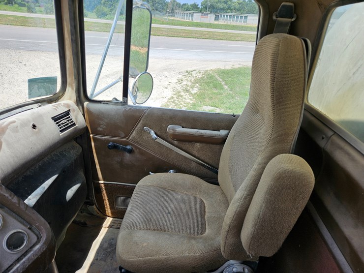 1995-ford-la9000-image-62