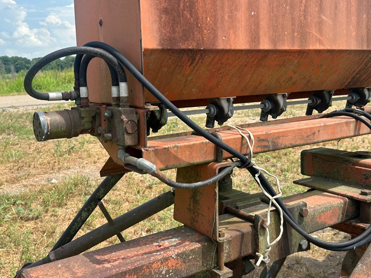 #26624-•-best-mfg-ls9600-seeder-w/-levee-plow-image-13