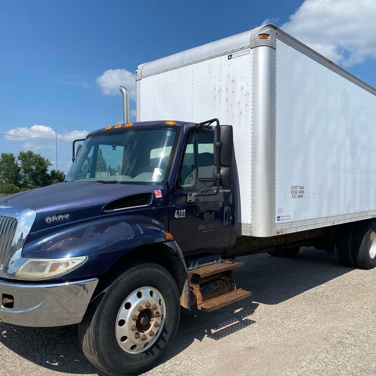 2006 INTERNATIONAL DURASTAR 4300