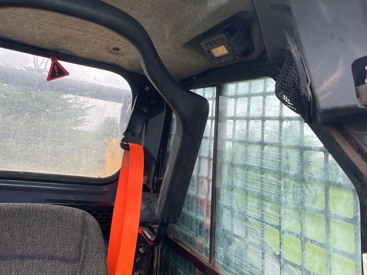 2019-deere-318g-image-41