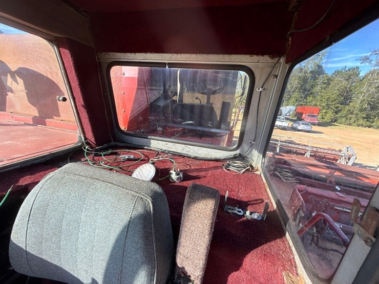 massey-ferguson-550-image-18