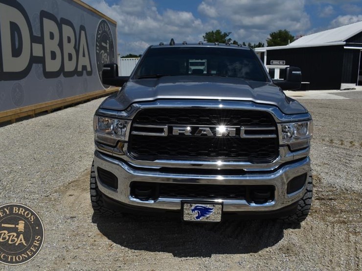 2024-ram-3500-hd-image-31