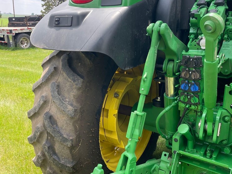 2015-john-deere-6155r-image-13