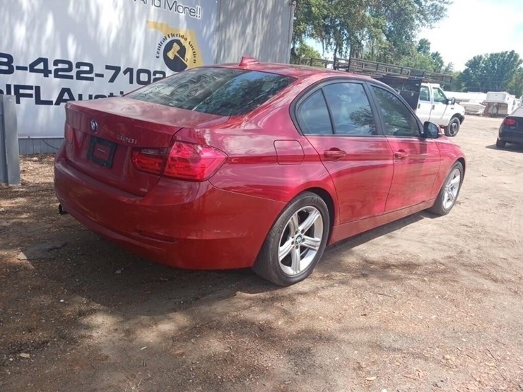 2014-bmw-3-series-runs/moves-320i-image-8