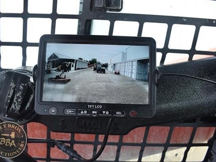 2017-kubota-ssv65-image-48