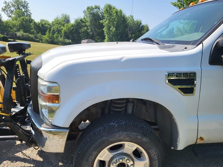 2008-ford-f250-xl-image-11