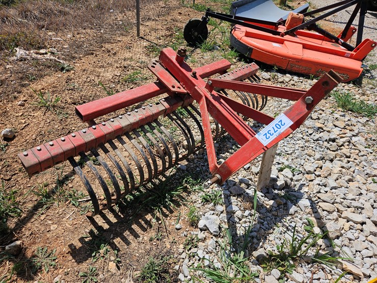 #20732-•-72"-rock-rake-image-6