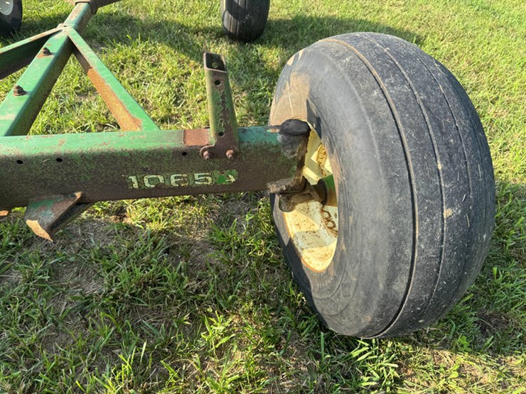john-deere-1065-image-2