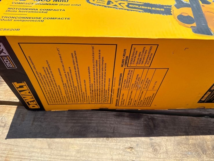 2169---dewalt-12"-20-volt-fan-image-2