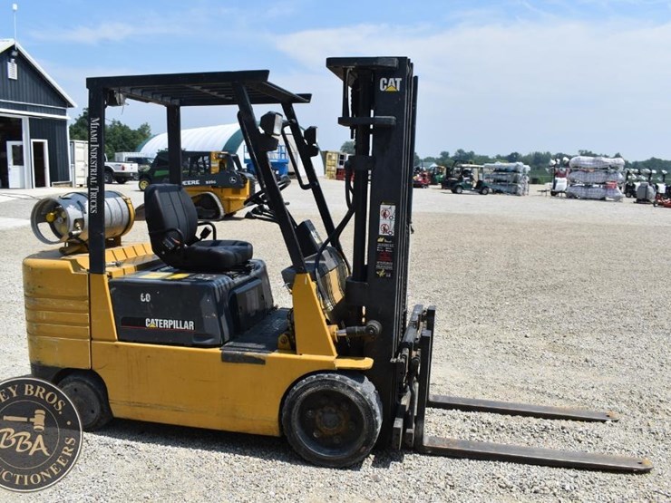 1996-caterpillar-gc30-image-15