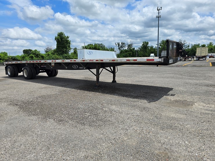 2015-great-dane-48'-x-102"-image-57