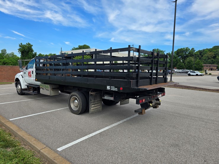 2004-ford-f650-image-17