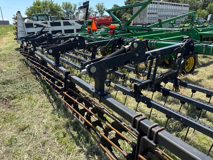 john-deere-2310-image-6