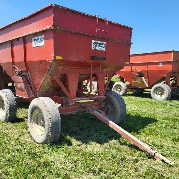 Unverferth McCurdy 350 Hopper Wagon w/Running Gear