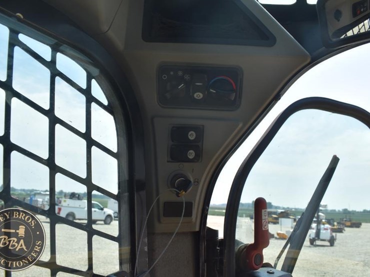 2015-caterpillar-272d2-image-40