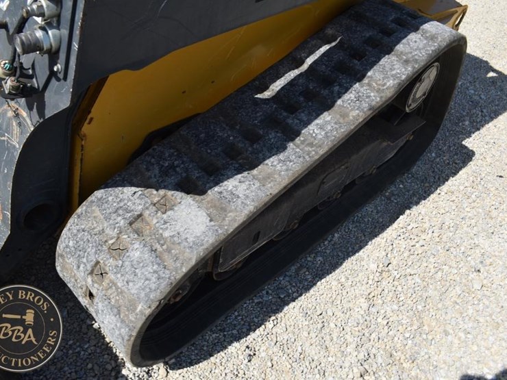 2019-deere-325g-image-37