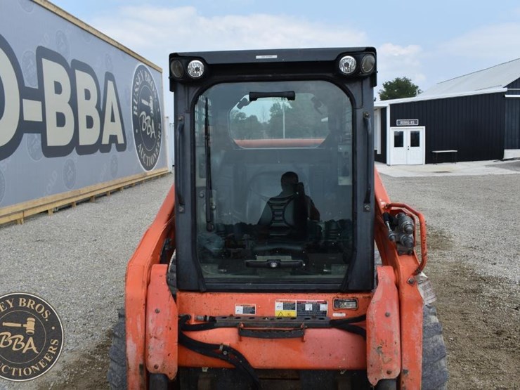 2017-kubota-ssv65-image-44