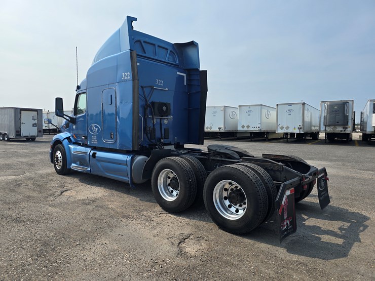 2019-peterbilt-579-image-15