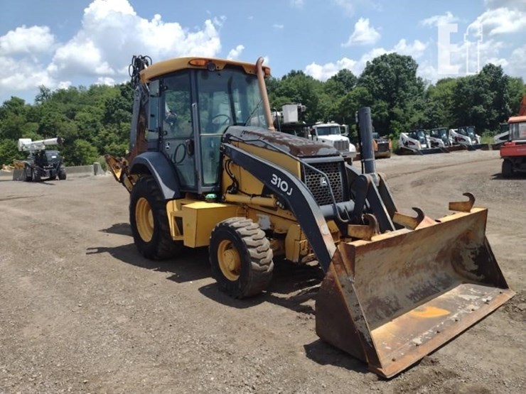 2010-deere-310j-image-33