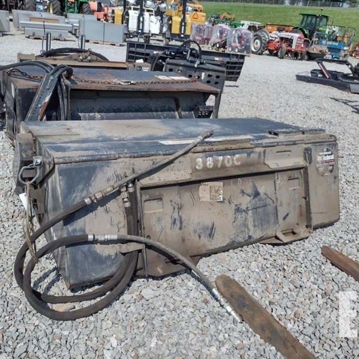 BOBCAT 72 IN SWEEPER