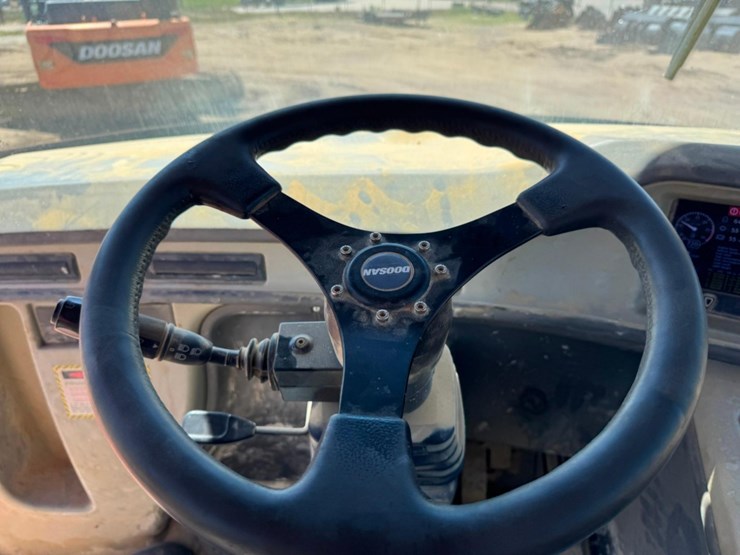 2014-doosan-da30-image-45
