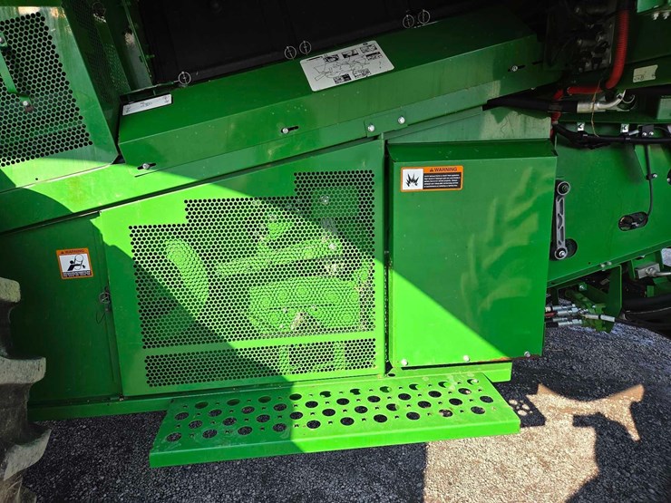 2015-john-deere-s680-image-3