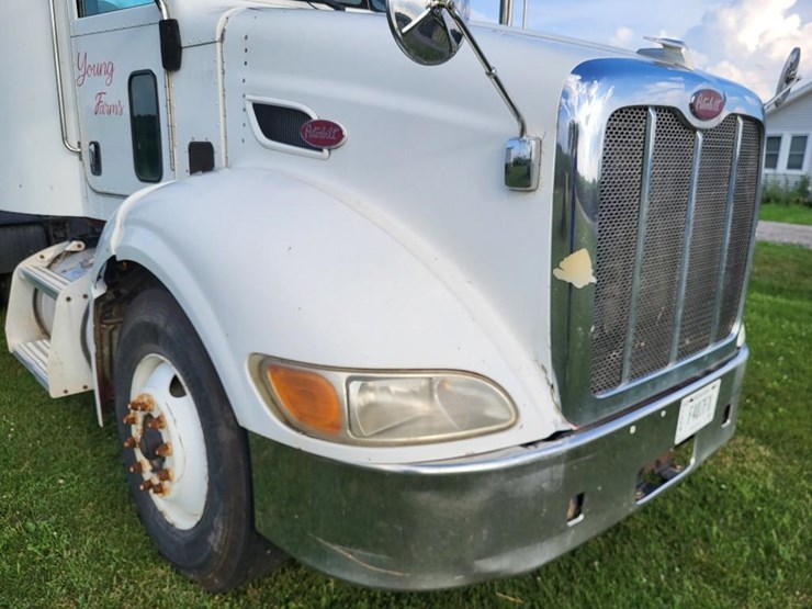 2008-peterbilt-384-image-40